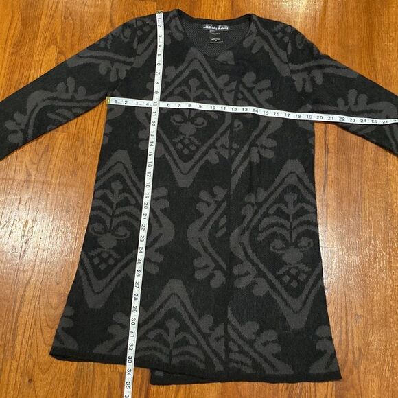 United States Sweaters Black/Gray Print Long Cardigan Wrap - Size M - Picture 10 of 12